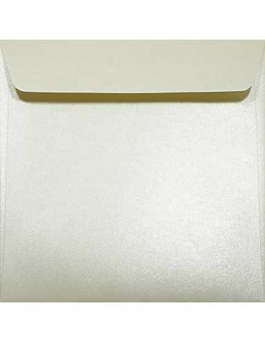 Briefumschläge Perlmutt-Ecru quadratisch (170 x 170 mm) 120 g/m² Majestic Candelight Cream haftklebend